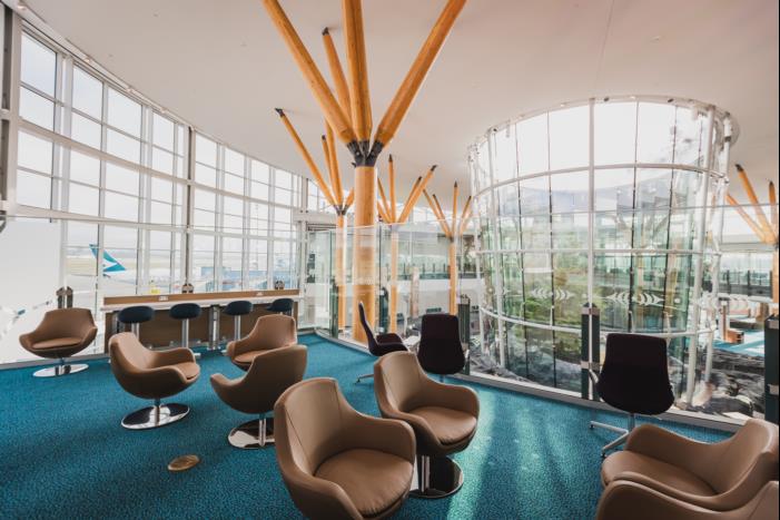 Level 4 of Pier D, showcasing additional seating onlooking the atrium and airfield  